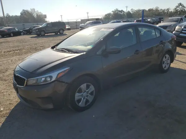 3KPFK4A70HE069393 2017 KIA FORTE - Image 1