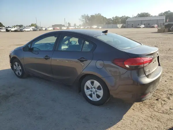 3KPFK4A70HE069393 2017 KIA FORTE - Image 2