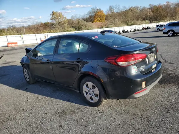 3KPFK4A70HE070074 2017 KIA FORTE - Image 2