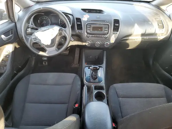 3KPFK4A70HE070074 2017 KIA FORTE - Image 8