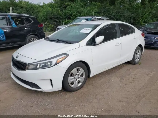 3KPFK4A70HE070317 2017 KIA FORTE - Image 2