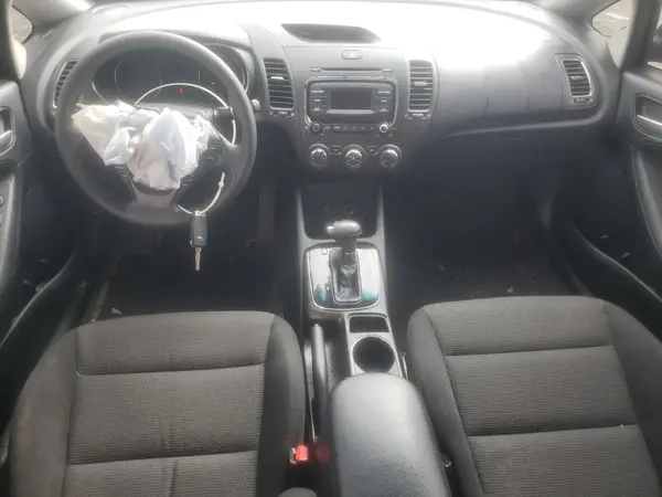 3KPFK4A70HE070611 2017 KIA FORTE - Image 8