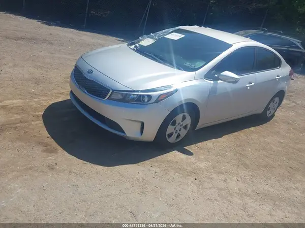 3KPFK4A70HE071466 2017 KIA FORTE - Image 2