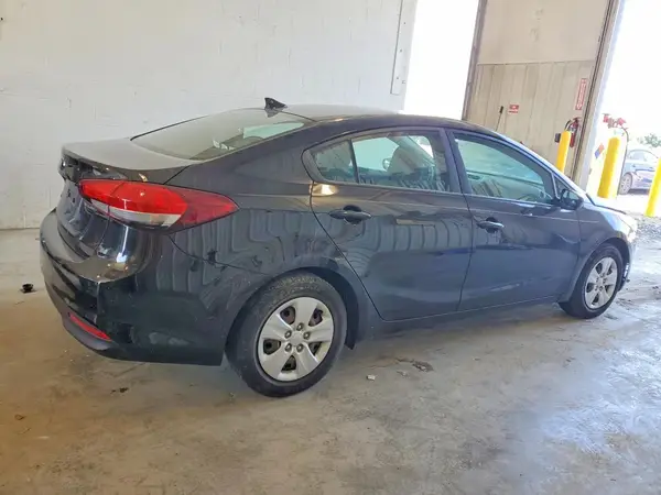 3KPFK4A70HE072133 2017 KIA FORTE - Image 2