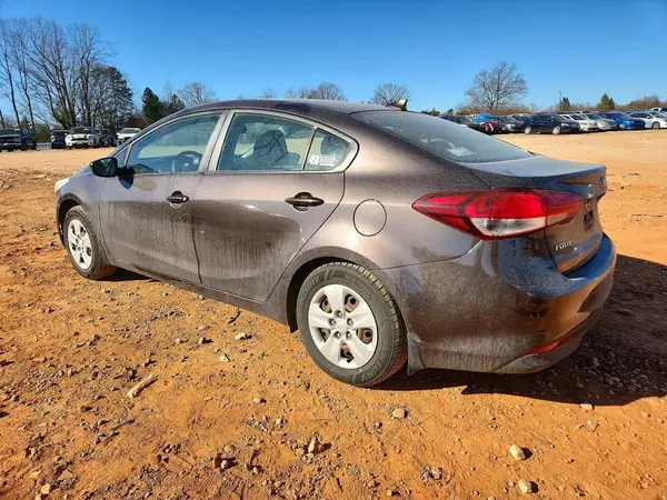 3KPFK4A70HE073914 2017 KIA FORTE - Image 2