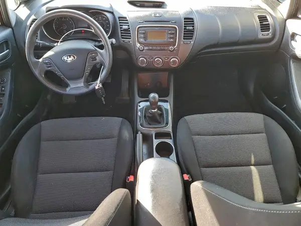 3KPFK4A70HE073931 2017 KIA FORTE - Image 8