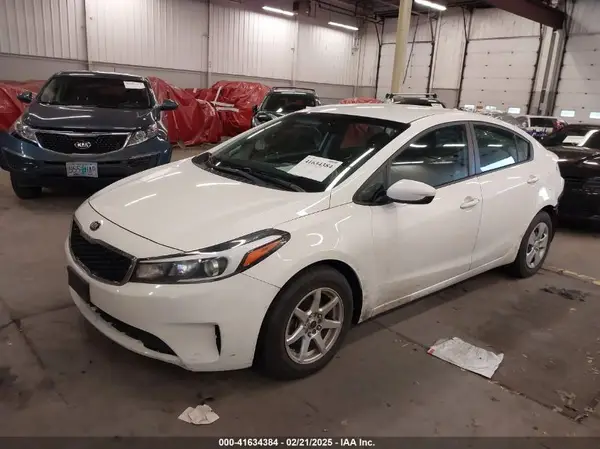 3KPFK4A70HE076442 2017 KIA FORTE - Image 2