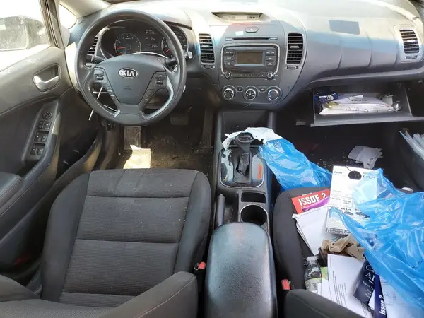 3KPFK4A70HE077493 2017 KIA FORTE - Image 8
