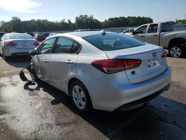 3KPFK4A70HE079017 2017 KIA FORTE - Image 2