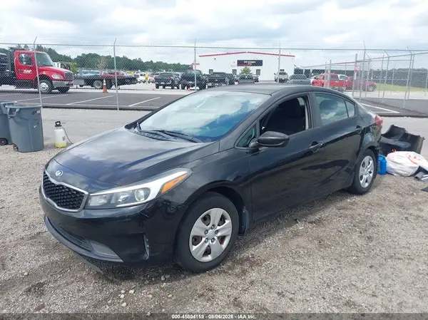 3KPFK4A70HE080457 2017 KIA FORTE - Image 2