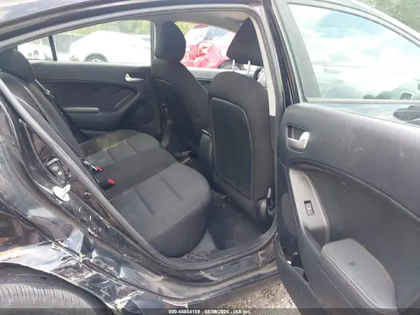 3KPFK4A70HE080457 2017 KIA FORTE - Image 8
