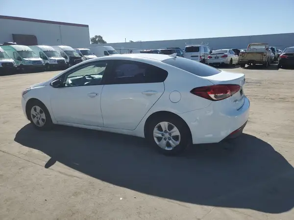 3KPFK4A70HE080748 2017 KIA FORTE - Image 2
