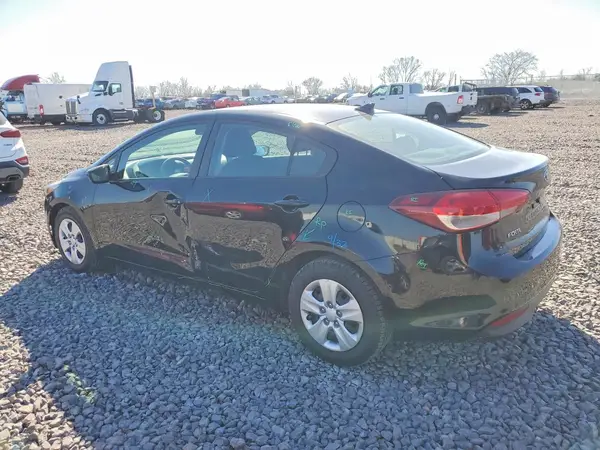 3KPFK4A70HE080877 2017 KIA FORTE - Image 2