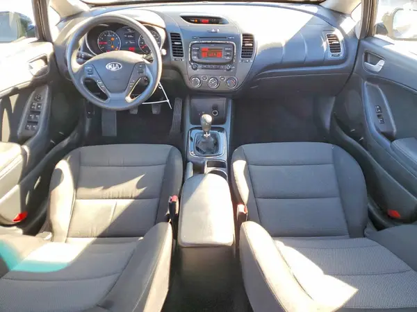3KPFK4A70HE081415 2017 KIA FORTE - Image 8