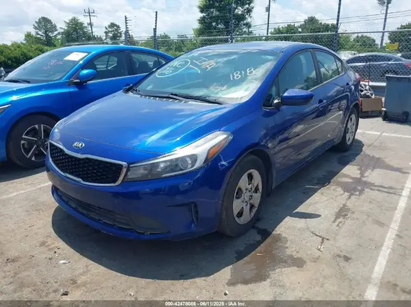 3KPFK4A70HE081818 2017 KIA FORTE - Image 2