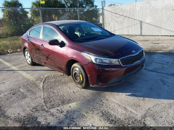 3KPFK4A70HE084394 2017 KIA FORTE - Image 1