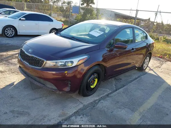 3KPFK4A70HE084394 2017 KIA FORTE - Image 2