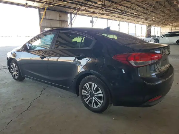 3KPFK4A70HE084668 2017 KIA FORTE - Image 2