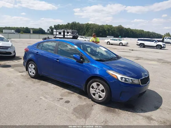 3KPFK4A70HE086131 2017 KIA FORTE - Image 1