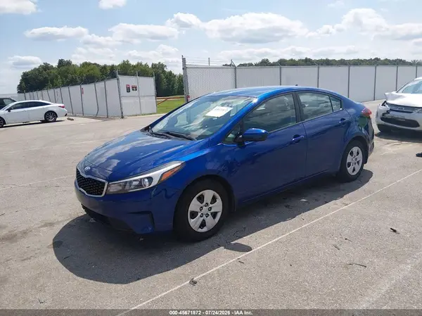 3KPFK4A70HE086131 2017 KIA FORTE - Image 2