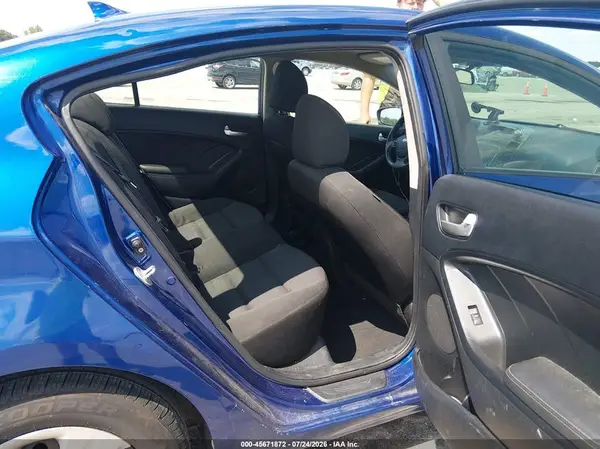 3KPFK4A70HE086131 2017 KIA FORTE - Image 8
