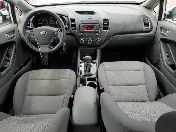 3KPFK4A70HE086713 2017 KIA FORTE - Image 8