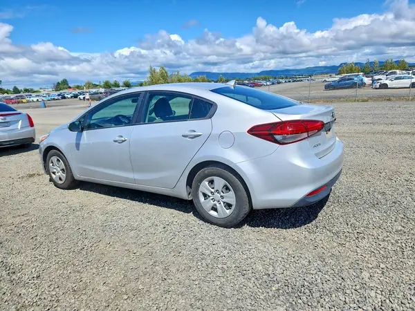 3KPFK4A70HE090213 2017 KIA FORTE - Image 2