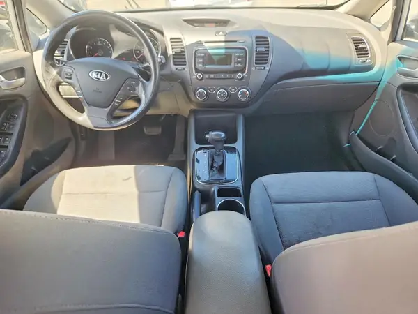 3KPFK4A70HE090213 2017 KIA FORTE - Image 8