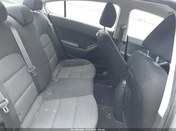 3KPFK4A70HE090678 2017 KIA FORTE - Image 8