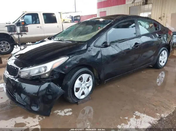3KPFK4A70HE091331 2017 KIA FORTE - Image 2