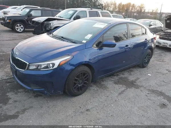 3KPFK4A70HE092575 2017 KIA FORTE - Image 2