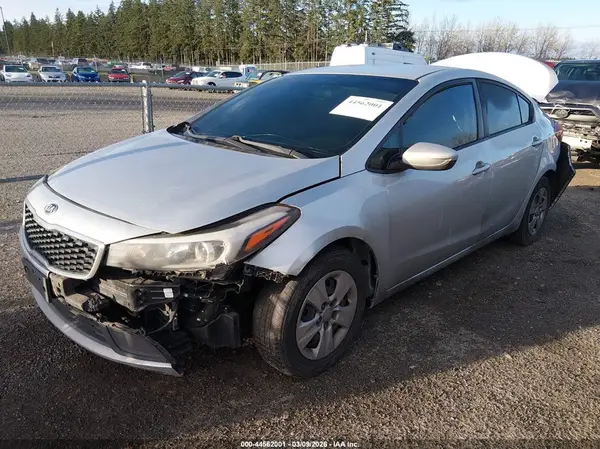 3KPFK4A70HE092687 2017 KIA FORTE - Image 2