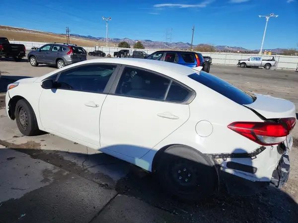 3KPFK4A70HE092737 2017 KIA FORTE - Image 2