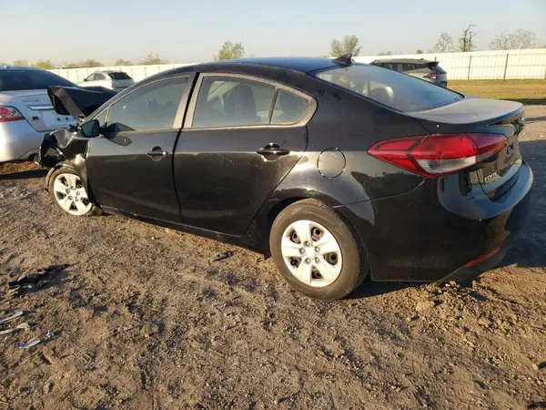 3KPFK4A70HE093385 2017 KIA FORTE - Image 2