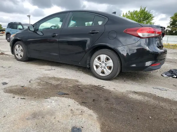3KPFK4A70HE093886 2017 KIA FORTE - Image 2