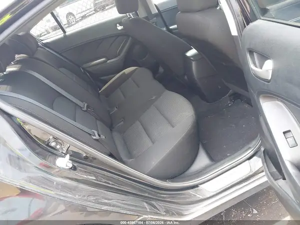 3KPFK4A70HE094343 2017 KIA FORTE - Image 8