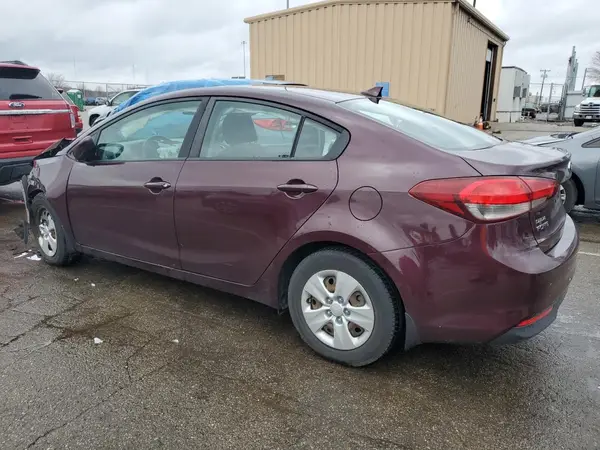 3KPFK4A70HE095170 2017 KIA FORTE - Image 2