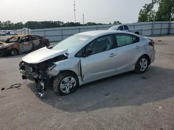 3KPFK4A70HE096741 2017 KIA FORTE - Image 1