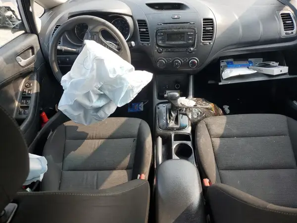 3KPFK4A70HE096741 2017 KIA FORTE - Image 8