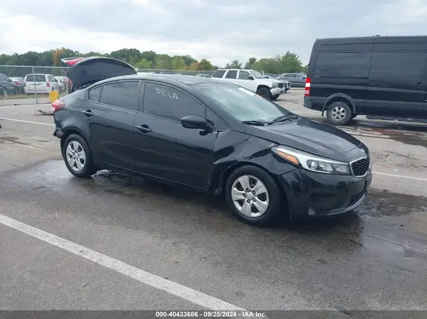 3KPFK4A70HE099395 2017 KIA FORTE - Image 1