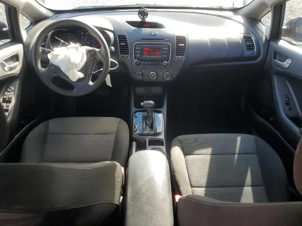 3KPFK4A70HE101128 2017 KIA FORTE - Image 8