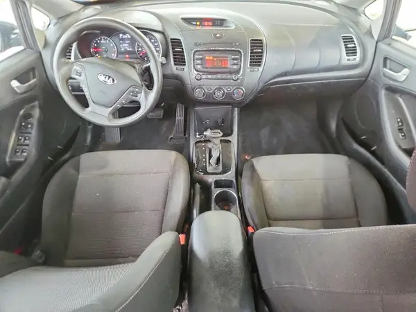 3KPFK4A70HE101209 2017 KIA FORTE - Image 8