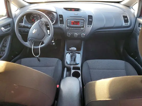 3KPFK4A70HE103414 2017 KIA FORTE - Image 8