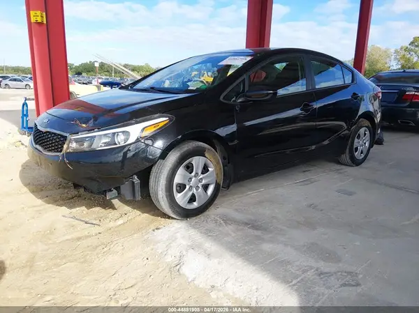 3KPFK4A70HE104434 2017 KIA FORTE - Image 2