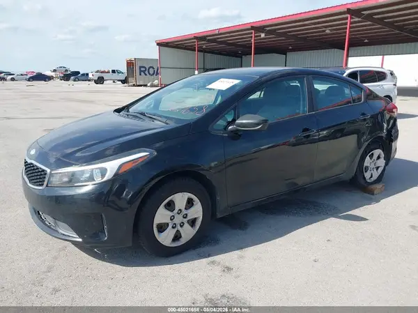 3KPFK4A70HE104465 2017 KIA FORTE - Image 2