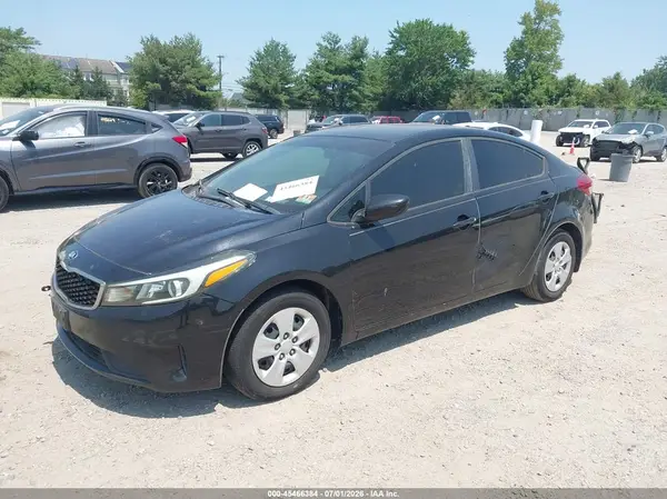 3KPFK4A70HE105955 2017 KIA FORTE - Image 2