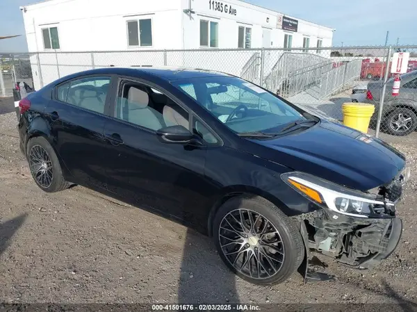 3KPFK4A70HE106703 2017 KIA FORTE - Image 1
