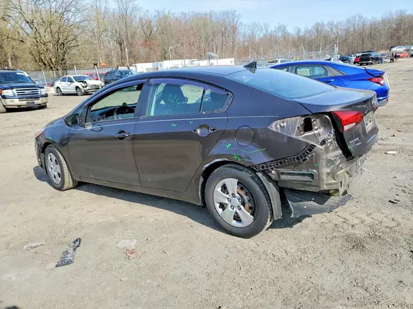 3KPFK4A70HE107057 2017 KIA FORTE - Image 2