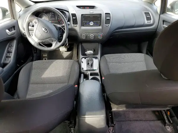 3KPFK4A70HE107057 2017 KIA FORTE - Image 8