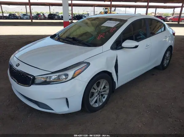 3KPFK4A70HE108855 2017 KIA FORTE - Image 2